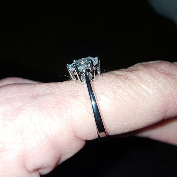 Beautiful Sterling silver.  CZ  New! - Picture 2 of 3